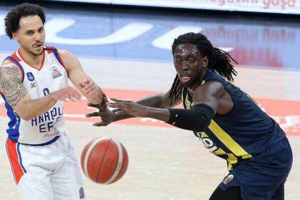 (ÖZET) Anadolu Efes - Fenerbahçe Beko maç sonucu: 96-91 | Derbi Efes'in!