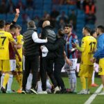 Trabzonspor-Ankaragücü maçında ortam gerildi! İki kırmızı kart birden çıktı