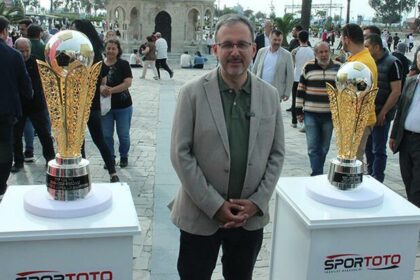 Bakan Kasapoğlu: 2024 Paris Olimpiyatları'nda madalyalar ve rekorlar gelecektir