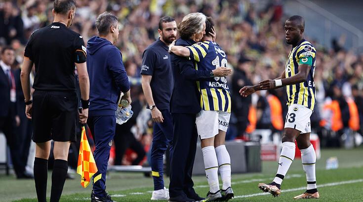 Fenerbahçe'de bu sezon 43 milyon euro harcandı! 9 yıldır kupa yok