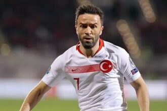 Gökhan Gönül, futbolu bıraktığını açıkladı