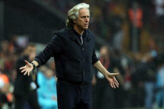 Jorge Jesus derbi galibiyeti yaşayamadı