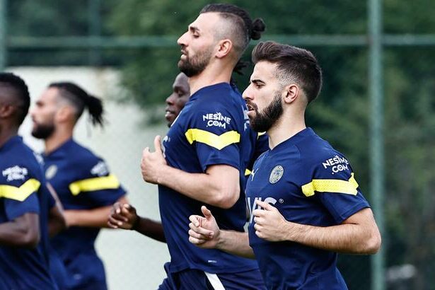 Fenerbahçe'deki geleceği merak ediliyordu... Yeni kulübüyle anlaşma sağladı!