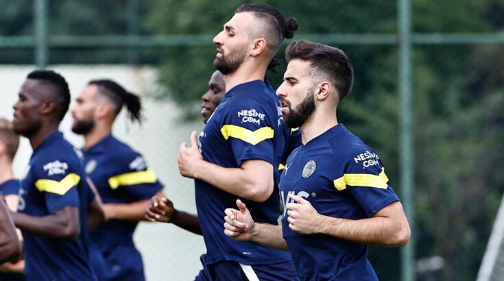 Fenerbahçe'deki geleceği merak ediliyordu... Yeni kulübüyle anlaşma sağladı!