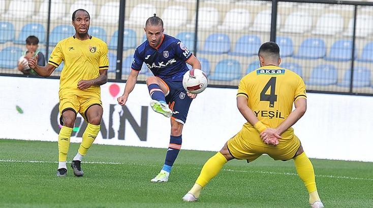 (ÖZET) İstanbulspor - Başakşehir maç sonucu: 0-2 | Çağdaş Atan ile ilk maçta ilk galibiyet