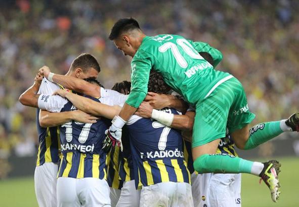 Fenerbahçe'nin yıldızı devlerin kıskacında! İşte serbest kalma maddesi...