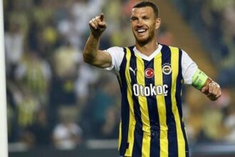 Fenerbahçeli Edin Dzeko tarihe geçti!