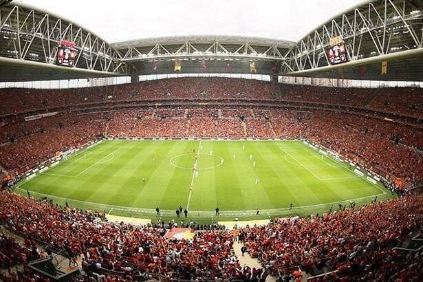 Galatasaray-Bayern Münih maçında rekor! Yetkililer stadyumda...