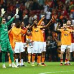 Galatasaray'dan yıldızlarına yeni sözleşme! Üstün performanslar ödül getirdi...