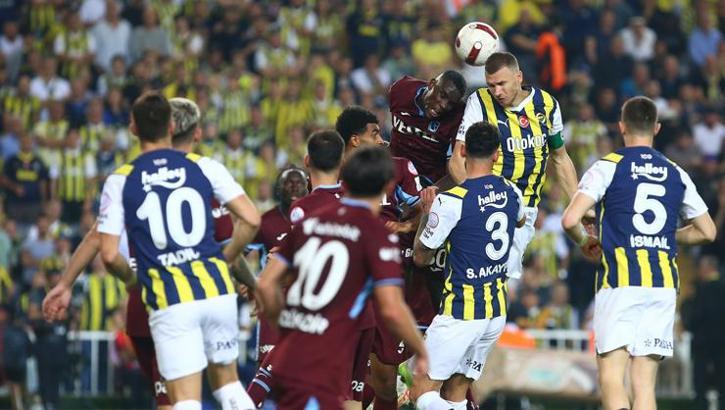 Fenerbahçe'de seferberlik ilan edildi! İki yıldız için...