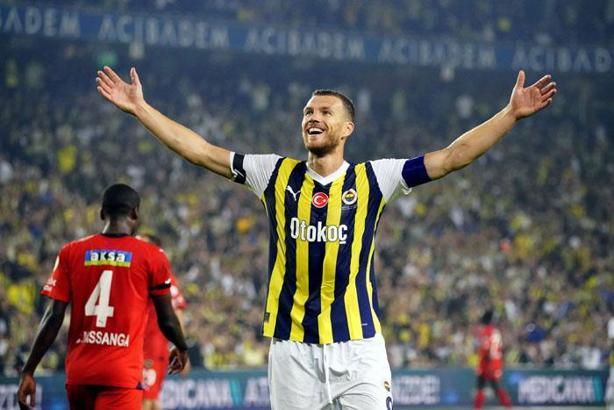 Fenerbahçe'nin yıldızı Dzeko başarısının sırrını açıkladı! Sıra geldi Trabzonspor'a...