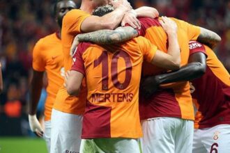 Galatasaray'da bir sakatlık daha! Oyuna devam edemedi