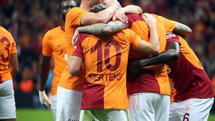 Galatasaray'da bir sakatlık daha! Oyuna devam edemedi