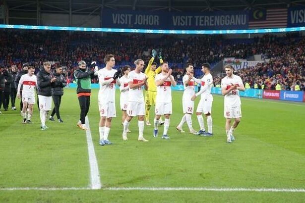 Gökhan Ünal, Galler-Türkiye maçını FANATİK'e değerlendirdi: Sistem mutluluk!