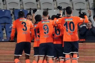 (ÖZET) Başakşehir - Pendikspor maçı sonucu: 4-1 | Başakşehir, Pendikspor'a karşı gol oldu yağdı!