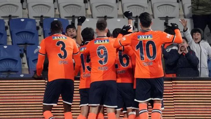 (ÖZET) Başakşehir - Pendikspor maçı sonucu: 4-1 | Başakşehir, Pendikspor'a karşı gol oldu yağdı!