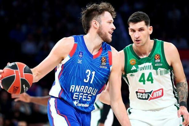 Anadolu Efes - Panathinaikos maç sonucu: 71 -68 | Anadolu Efes, Panathinaikos'u devirdi!