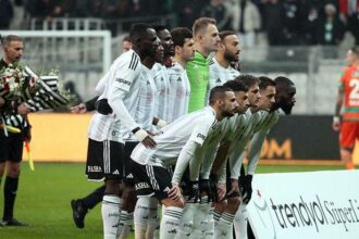 Beşiktaş’ta şok sakatlık! Yıldız futbolcu maça devam edemedi