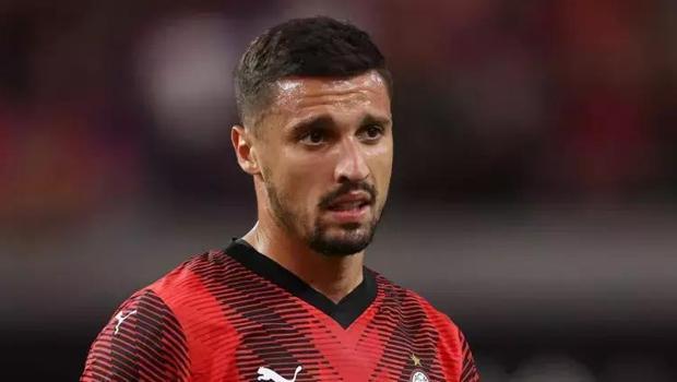 Fenerbahçe'nin gözdesi Rade Krunic için sıcak gelişme! Milan'ın kararı değişti