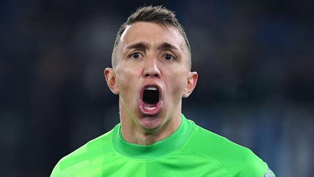 Galatasaray'da Fernando Muslera için transfer iddiası! Eski takımına mı dönecek?