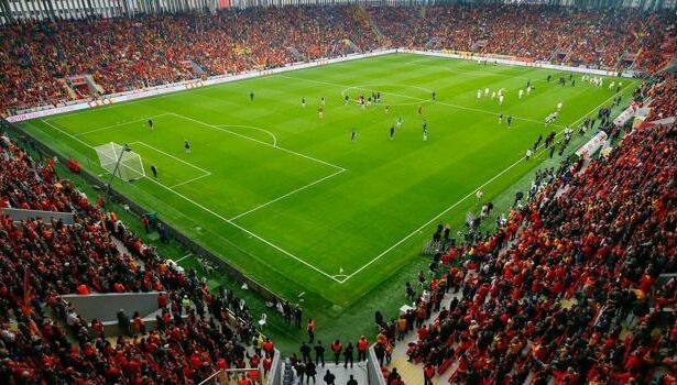 Göztepe'nin Eyüpspor maçına taraftarlardan büyük ilgi