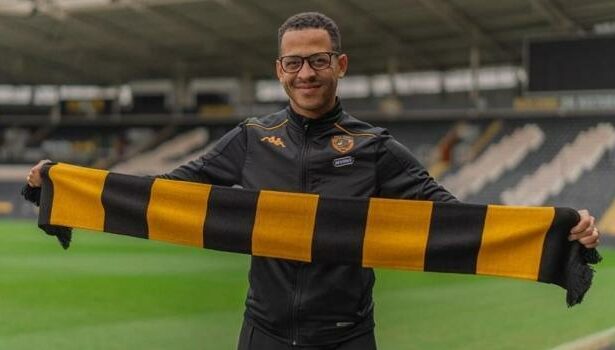 Hull City, Liam Rosenior ile 3 yıllık yeni sözleşme imzaladı