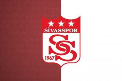 Sivasspor cephesinden Fenerbahçe maçı sonrası büyük tepki! 'Biraz adalet, az saygı!', 'Lig iki takım için oynanıyor', 'Türk futbolu adına kara gece!'