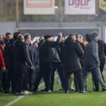 Trabzonspor maçında sahadan çekilen İstanbulspor'u bekleyen ceza! İşte Futbol Müsabaka Talimatı'nın ilgili maddesi...