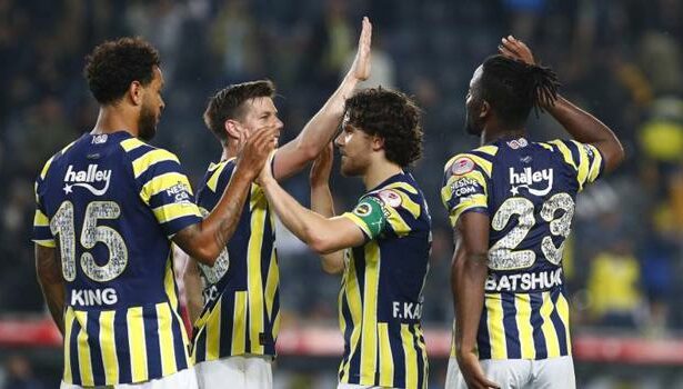 Fenerbahçe'de transfer hareketliliği! Gelecek ve gidecek isimler netleşiyor... | Süper Lig'de talipleri var