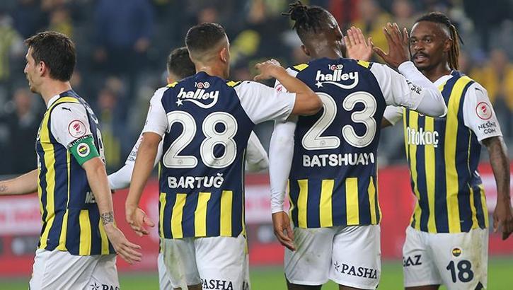 Fenerbahçe yenilerler turladı: Batshuayi kariyerinde bir ilki başardı!