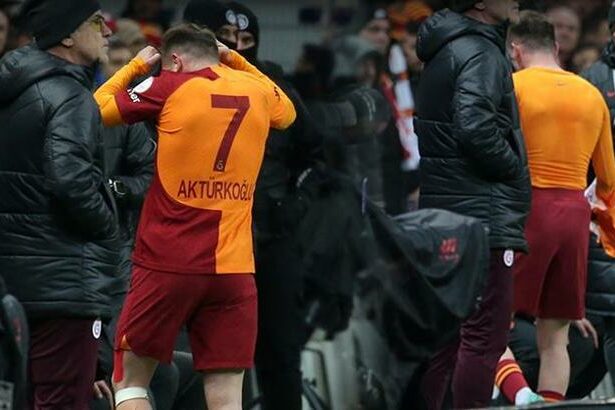 Galatasaray'da Kerem Aktürkoğlu şoku: Islıklandı, formayı çıkardı!