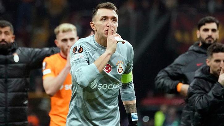 Galatasaray'da Muslera alarmı: Talepler arasında ciddi fark var! İşte görüşmelerin detayları...