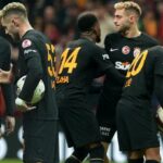 Galatasaray'ın Bandırmaspor maçında ilginç anlar! Penaltıyı kullanacak isim için taş-kağıt-makas...