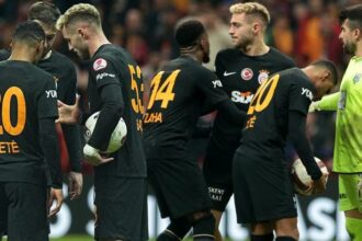 Galatasaray'ın Bandırmaspor maçında ilginç anlar! Penaltıyı kullanacak isim için taş-kağıt-makas...