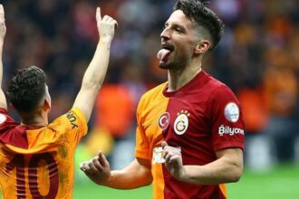 Galatasaray'ın yıldızı Dries Mertens kararını verdi!