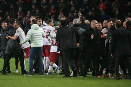 Sparta Prag-Galatasaray maçı sonrası olay! Oyuncular arasında gerginlik, Okan Buruk kırmızı gördü