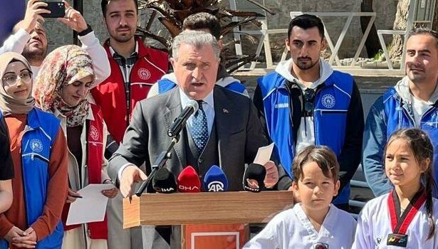 Bakan Bak'tan Kahramanmaraş'a stadyum müjdesi! '12 bin 500 kişilik...'