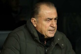 Fatih Terim, 3-2'lik yenilgi sonrası isyan etti: Utanır insan