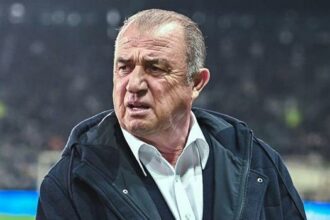 Fatih Terim'in Panathinaikos'u şampiyonluk yolunda ağır yaralı! Zirveyle puan farkı açıldı