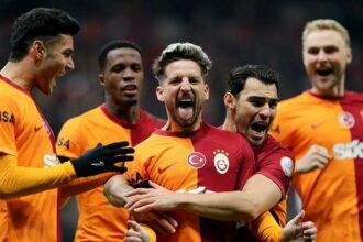 Galatasaray'da gündem Dries Mertens! Takım arkadaşları devrede...