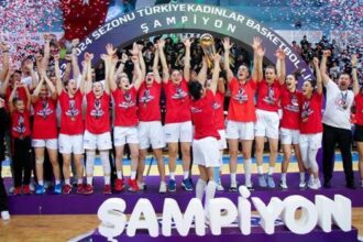 Kadınlar Basketbol 1.Ligi'nin şampiyonu Zonguldakspor, kupasını aldı