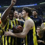 Fenerbahçe Beko, EuroLeague'de play-off'u garantiledi!