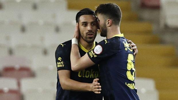 Fenerbahçe'de İrfan Can Kahveci, kariyer sezonu geçiriyor