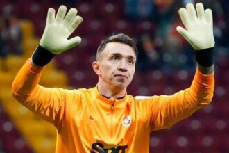 Fernando Muslera, Galatasaray formasıyla 5. kez 'dalya' diyecek