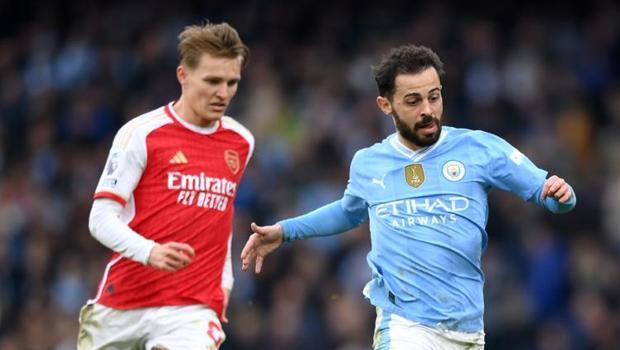 Manchester City ile Arsenal puanları paylaştı! Yeni lider Liverpool