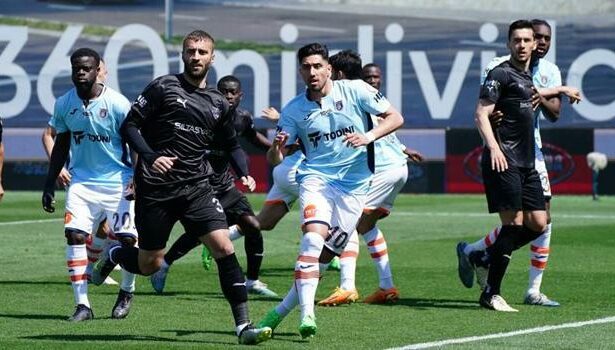 Pendikspor - Başakşehir maçında ilginç son! Halil Umut Meler'in maçı bitirdiği esnada gol geldi...