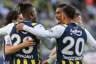 Fenerbahçeli yıldız, Galatasaray maçında cezalı duruma düştü