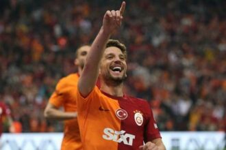 Galatasaray'da Mertens aynı maaşı istiyor, yönetim indirim bekliyor!