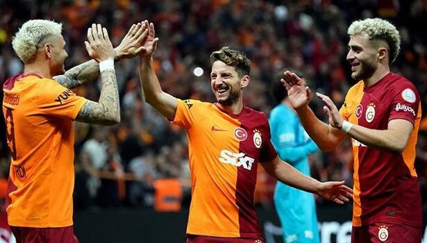 Galatasaray’ın 3 yıldızı Icardi, Mertens ve Ziyech son düzlükte coştu