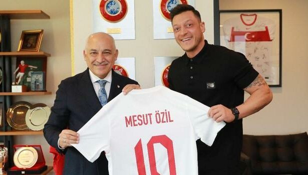 Mesut Özil’den TFF Başkanı Mehmet Büyükekşi’ye ziyaret